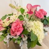 SIGNATURE STYLE ARRANGEMENT